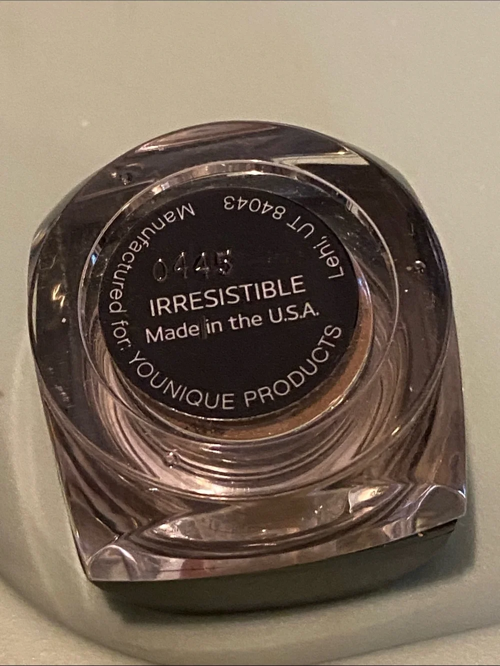 Younique Shimmering Pigment - Champagne Taupe, Irresistible